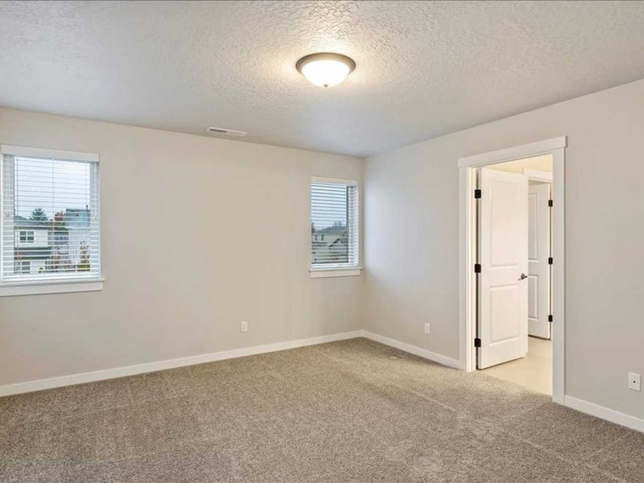1944 E Netley St - Photo 6 of 41