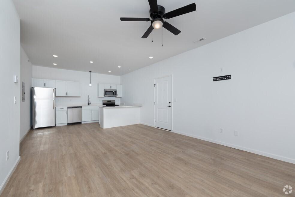 521 Parkview Dr - Photo 3 of 27