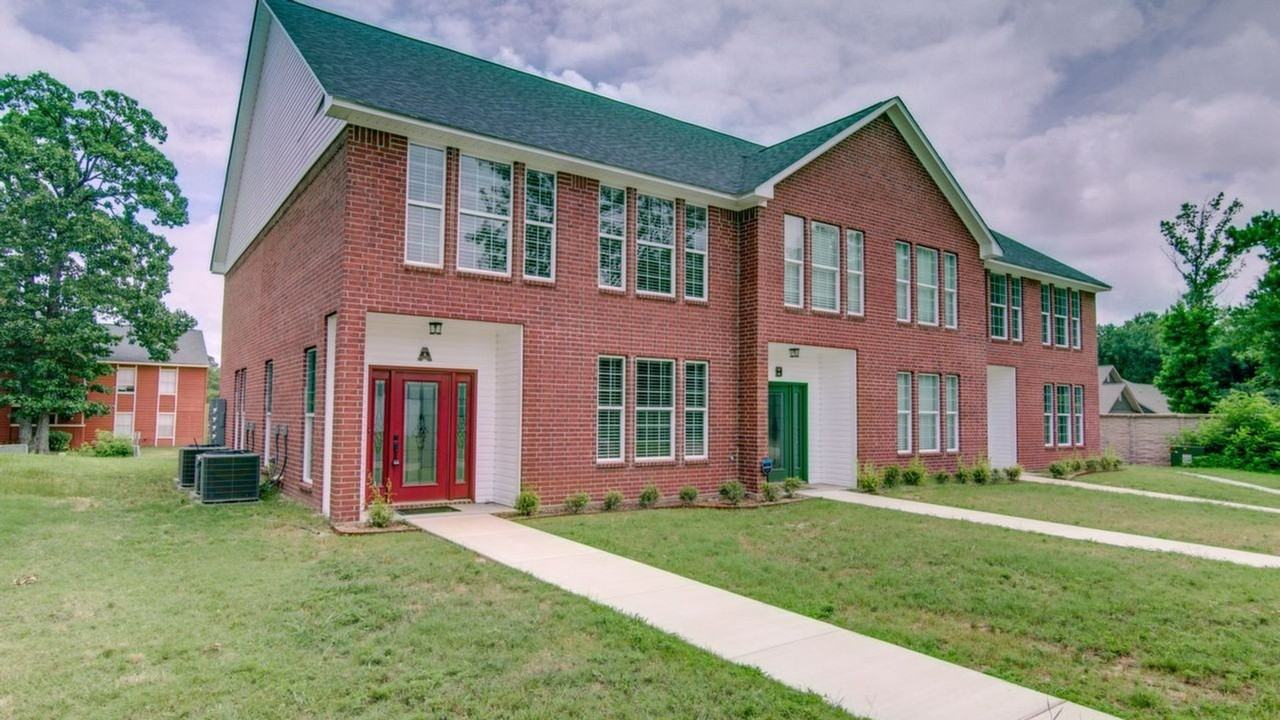 2 Fernwood Dr - Photo 2 of 22