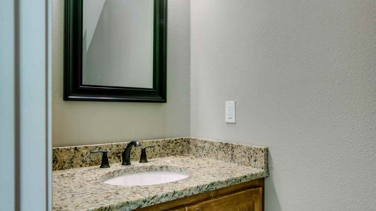 2 Fernwood Dr - Photo 6 of 22