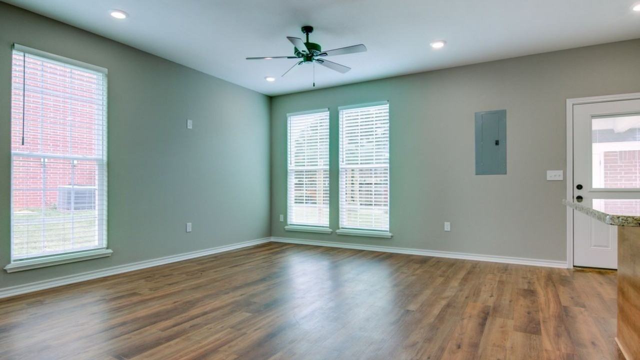 2 Fernwood Dr - Photo 7 of 22