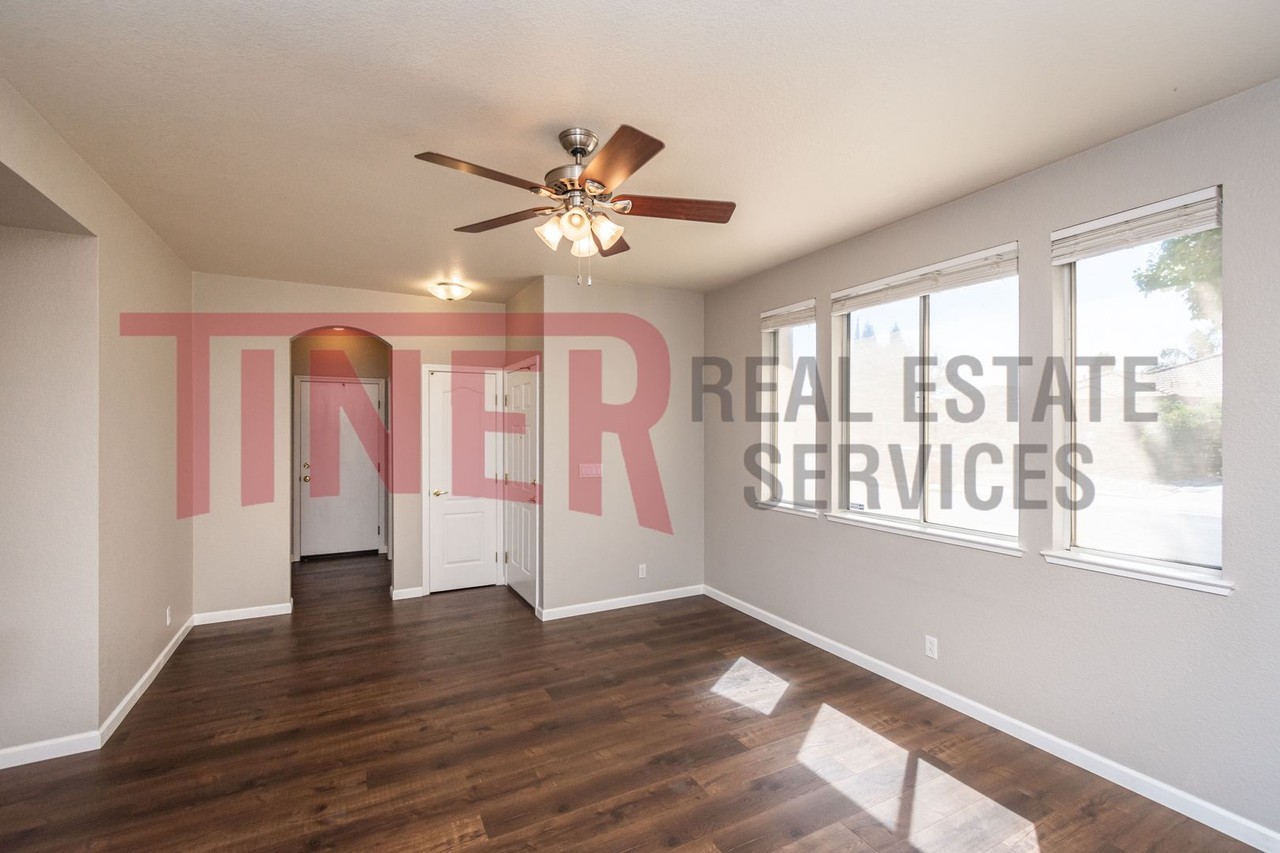 1350 Whitstable Dr - Photo 2 of 17