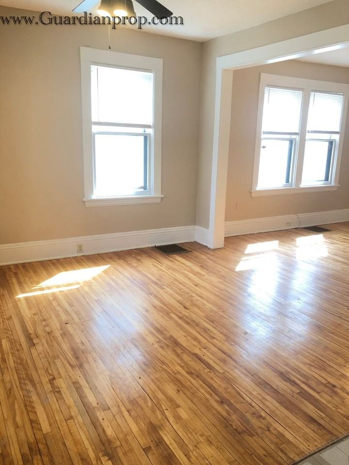 2305 Oak Park Ave N - Photo 7 of 14