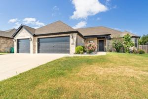 featured image of 1100 Huntleigh Dr