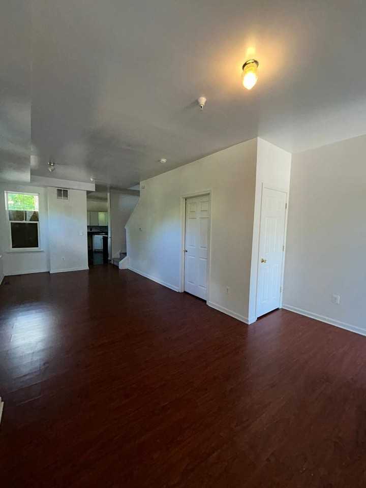 240 Passaic St - Photo 2 of 23