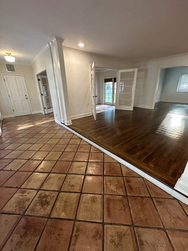 705 Wood Drive - Photo 3 of 25