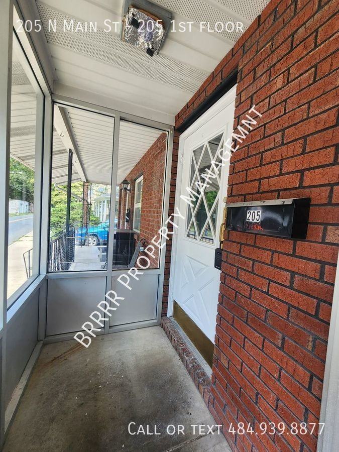 205 N Main St #205-1stFL - Photo 3 of 18