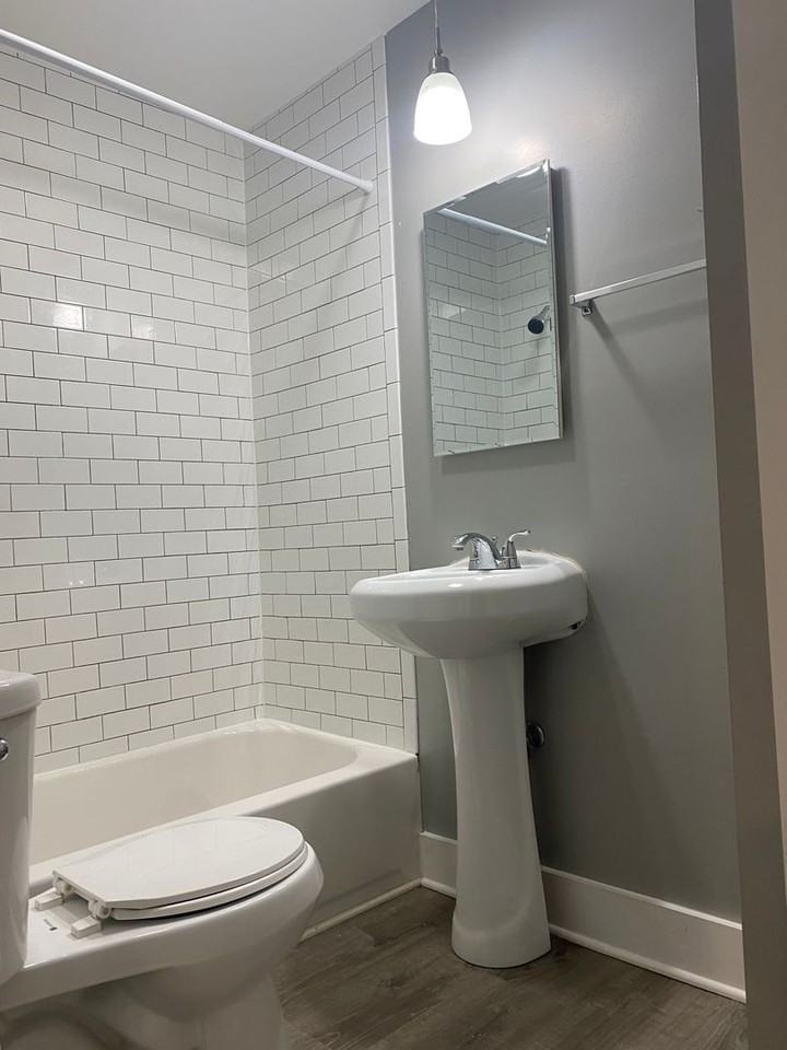 445 Post Avenue - Photo 6 of 14