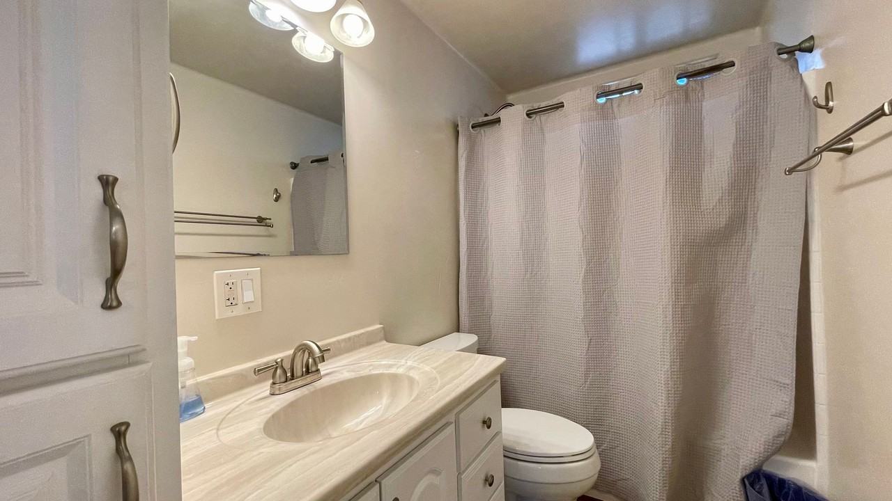 1739 Johnson Ave - Photo 7 of 13