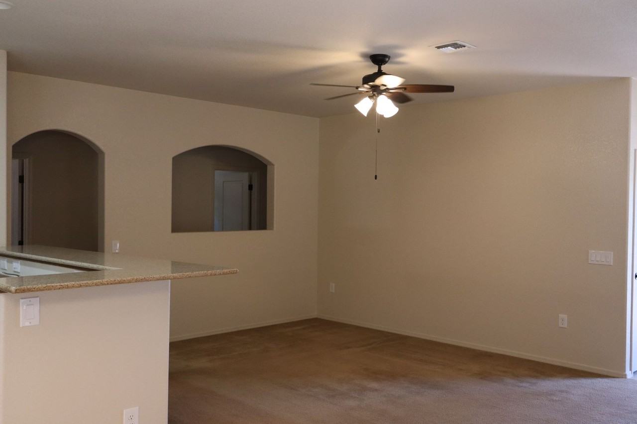 4288 Kings Canyon Way - Photo 5 of 15