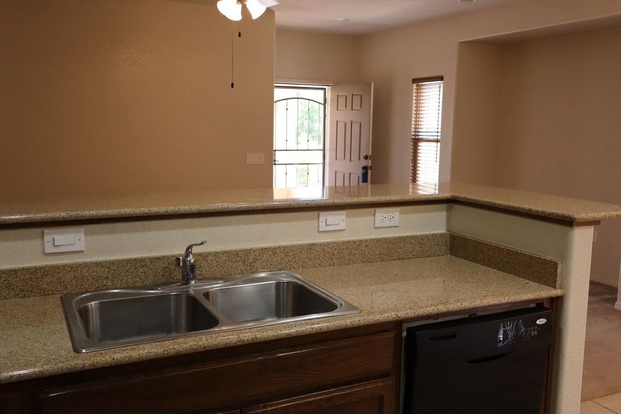 4288 Kings Canyon Way - Photo 6 of 15