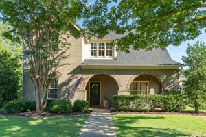 featured image of 1122 Regent Park Dr