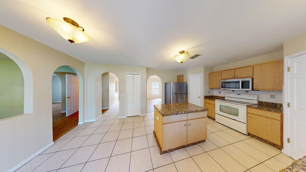 11861 Bentry St - Photo 2 of 32