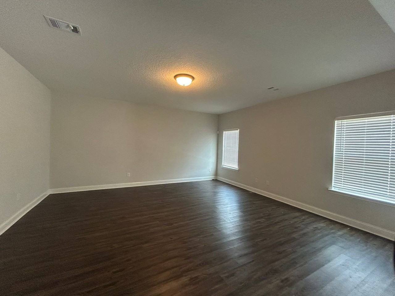 394 Rutledge Dr - Photo 3 of 22