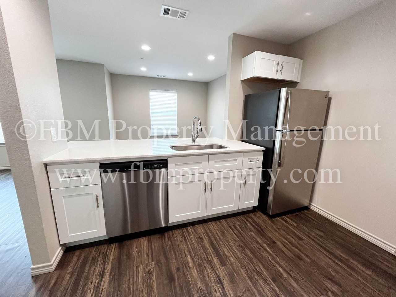 1203 N Clay St #121 - Photo 6 of 22