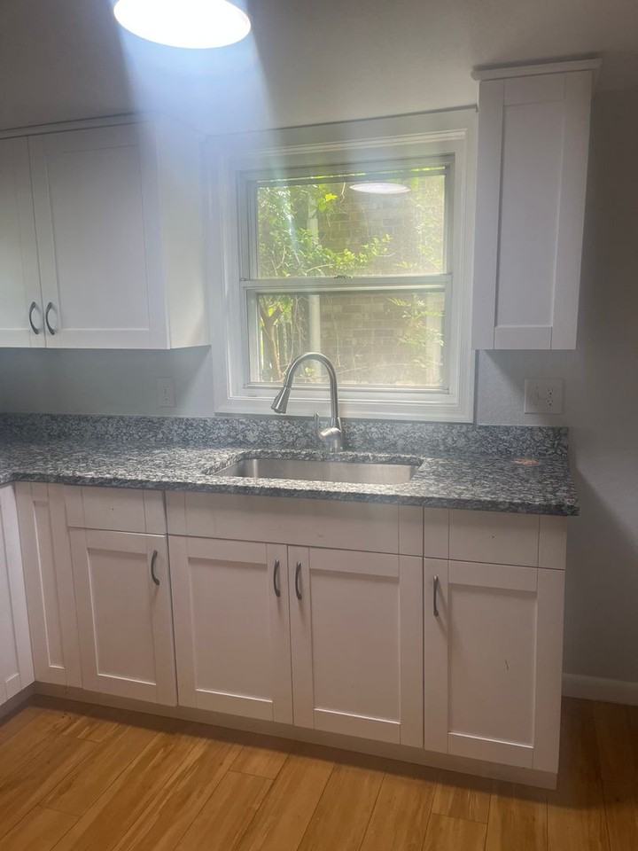 535 Ashlawn Dr - Photo 3 of 8