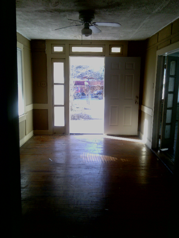 110 Dowdy St - Photo 4 of 7