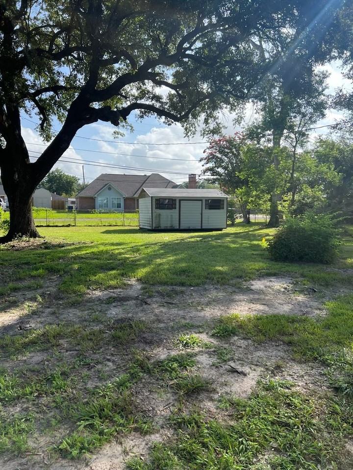 4510 Clermont Ave - Photo 2 of 13