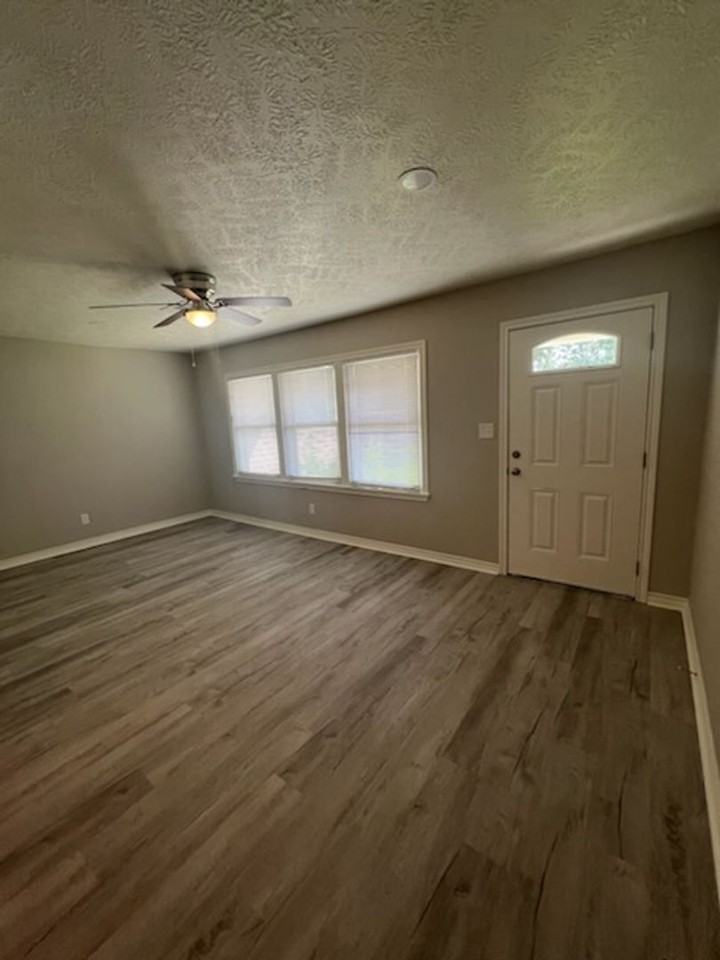 4510 Clermont Ave - Photo 3 of 13