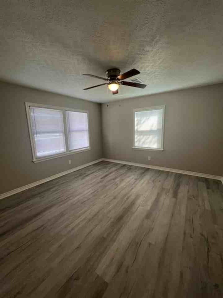 4510 Clermont Ave - Photo 6 of 13