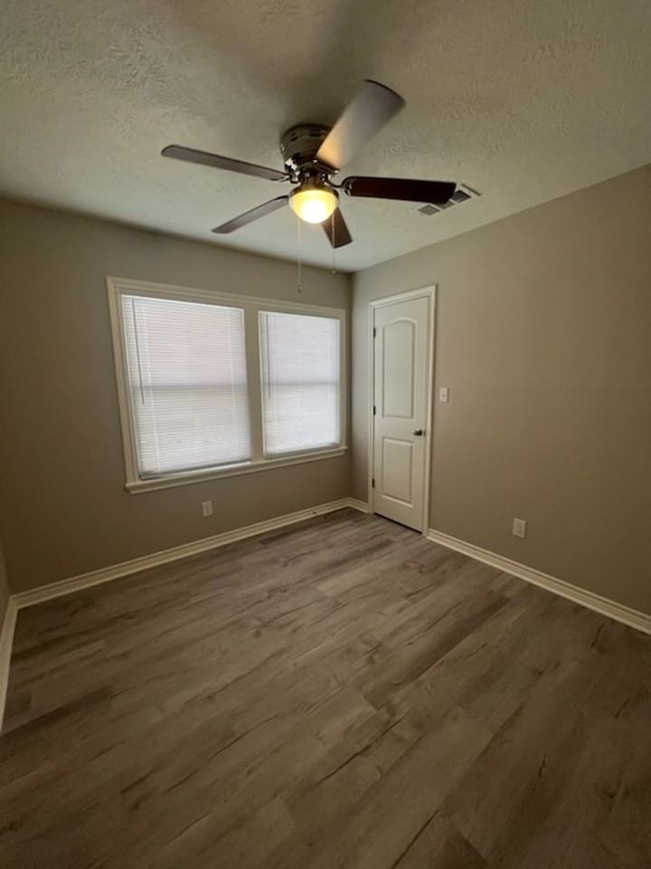 4510 Clermont Ave - Photo 7 of 13