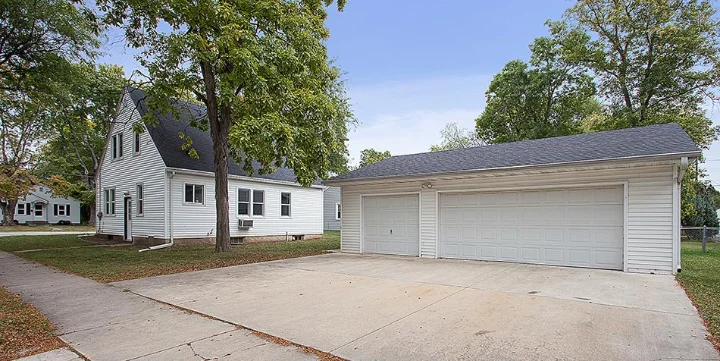 973 Hickory Hill Dr - Photo 2 of 8