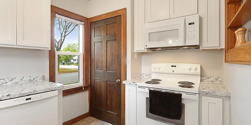 973 Hickory Hill Dr - Photo 4 of 8