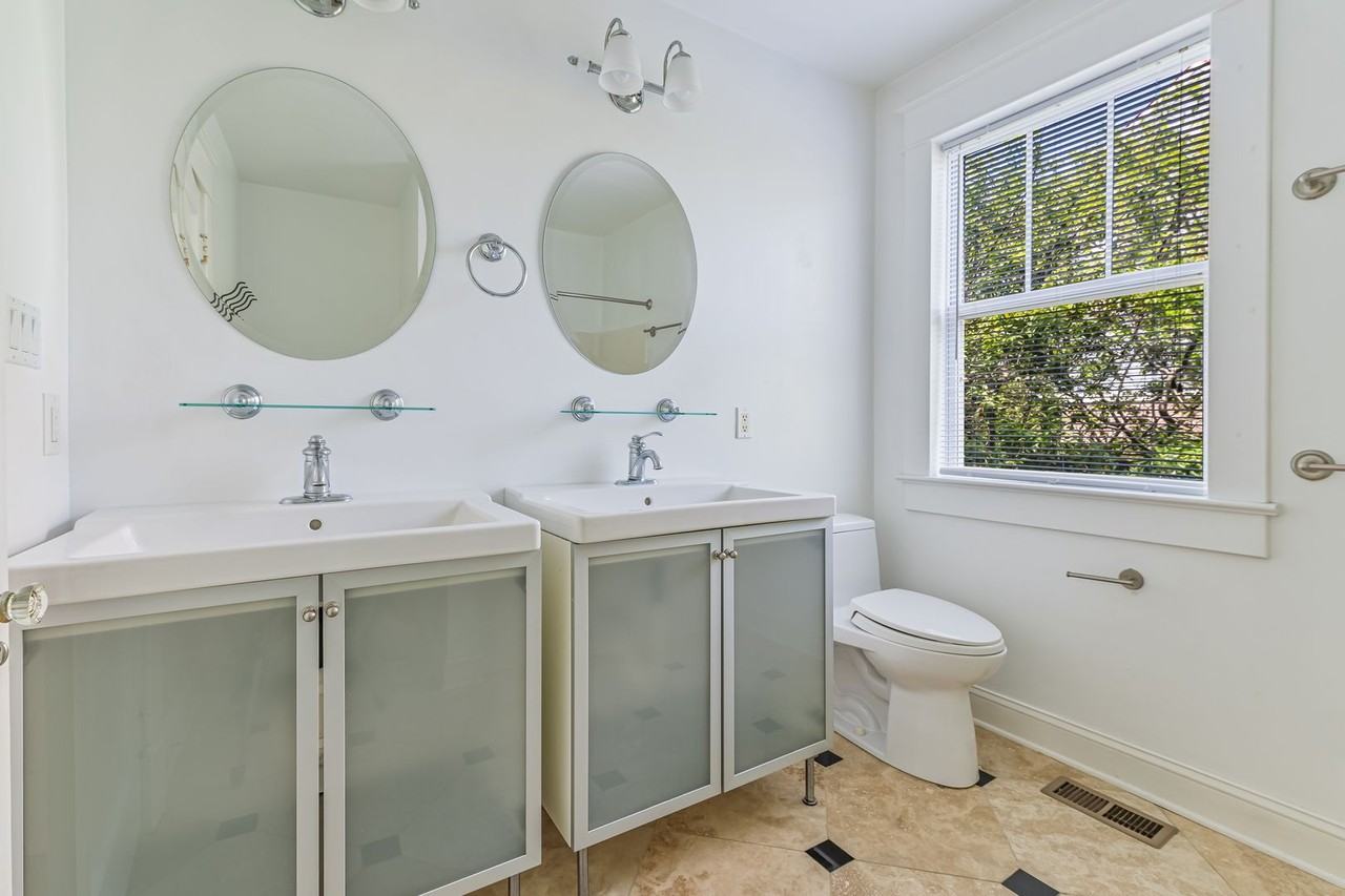 1800 EOV - Photo 3 of 23