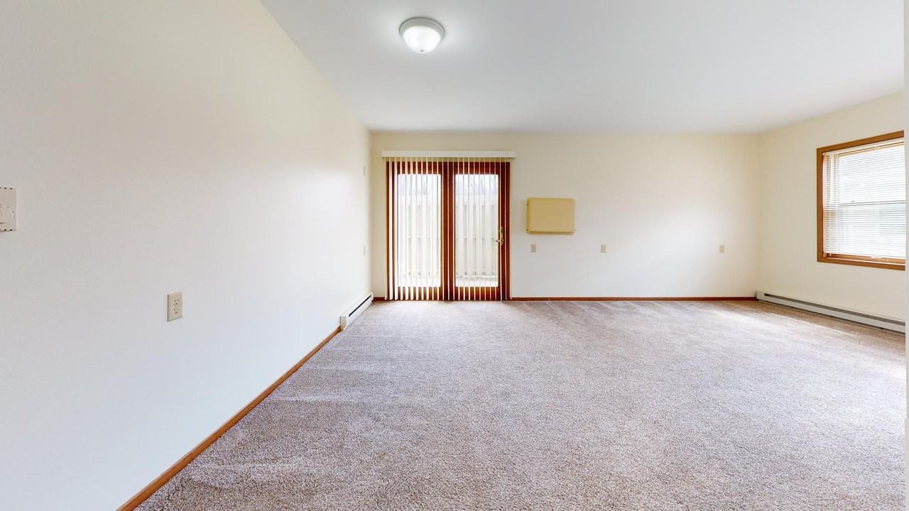 River Glen Apartments (036) - Photo 7 of 13