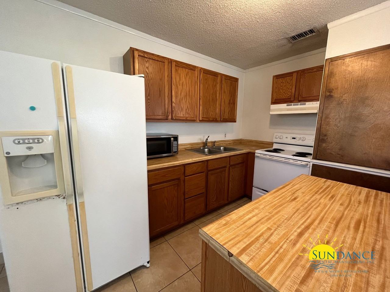 209 Tamarack Ave - Photo 4 of 9