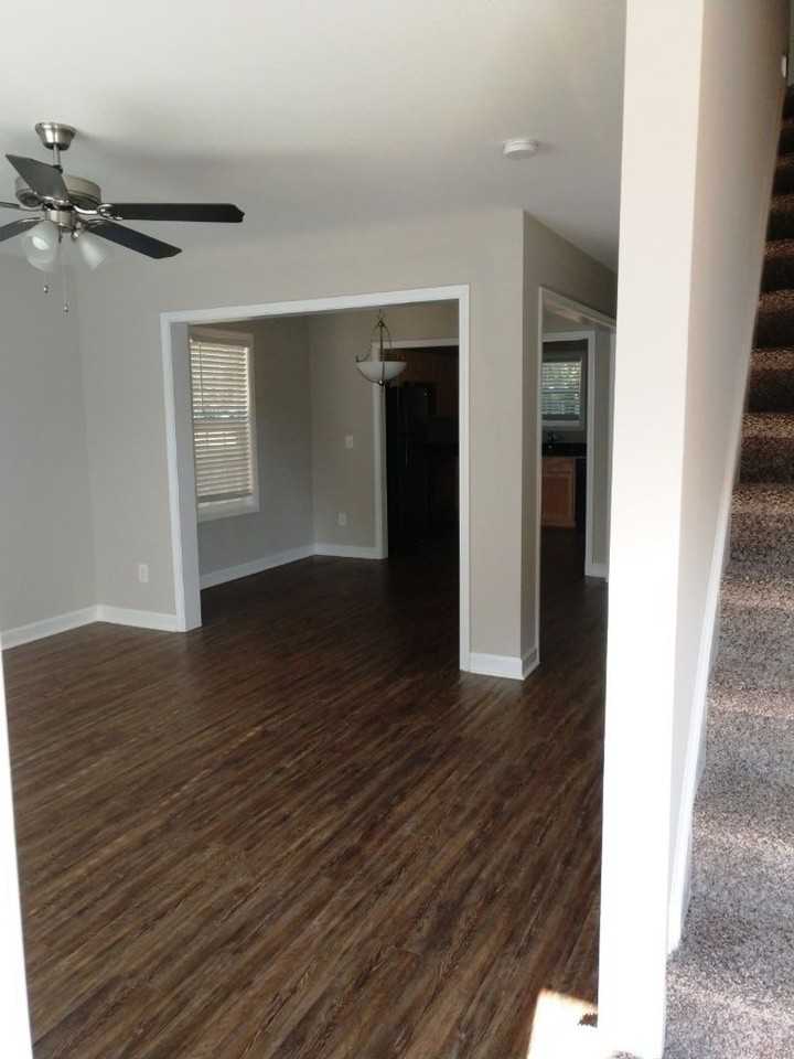 1006 Richard Ave - Photo 3 of 8