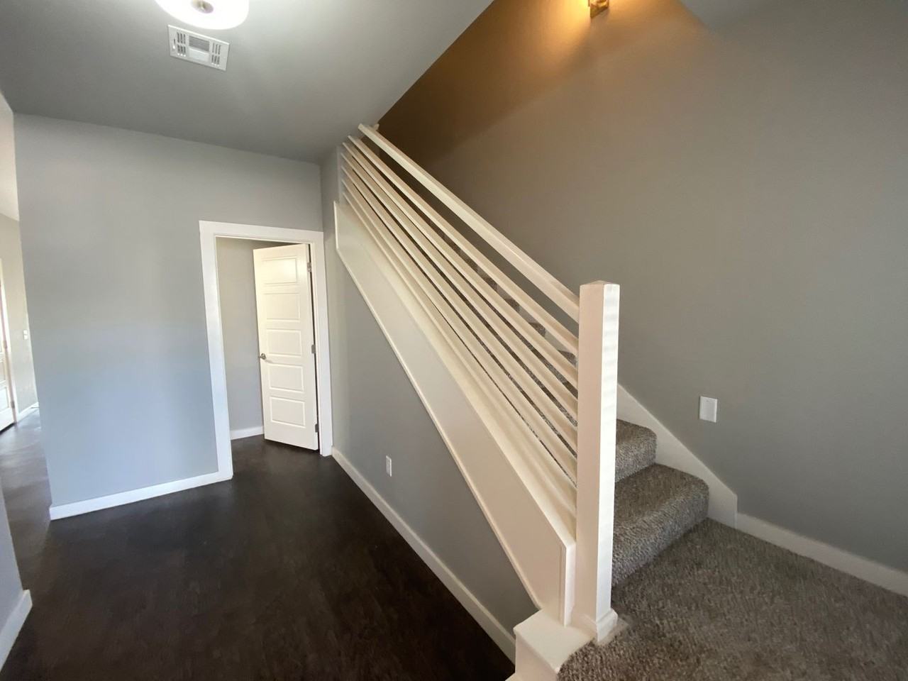 17612 Hampton Park Dr #B - Photo 4 of 41