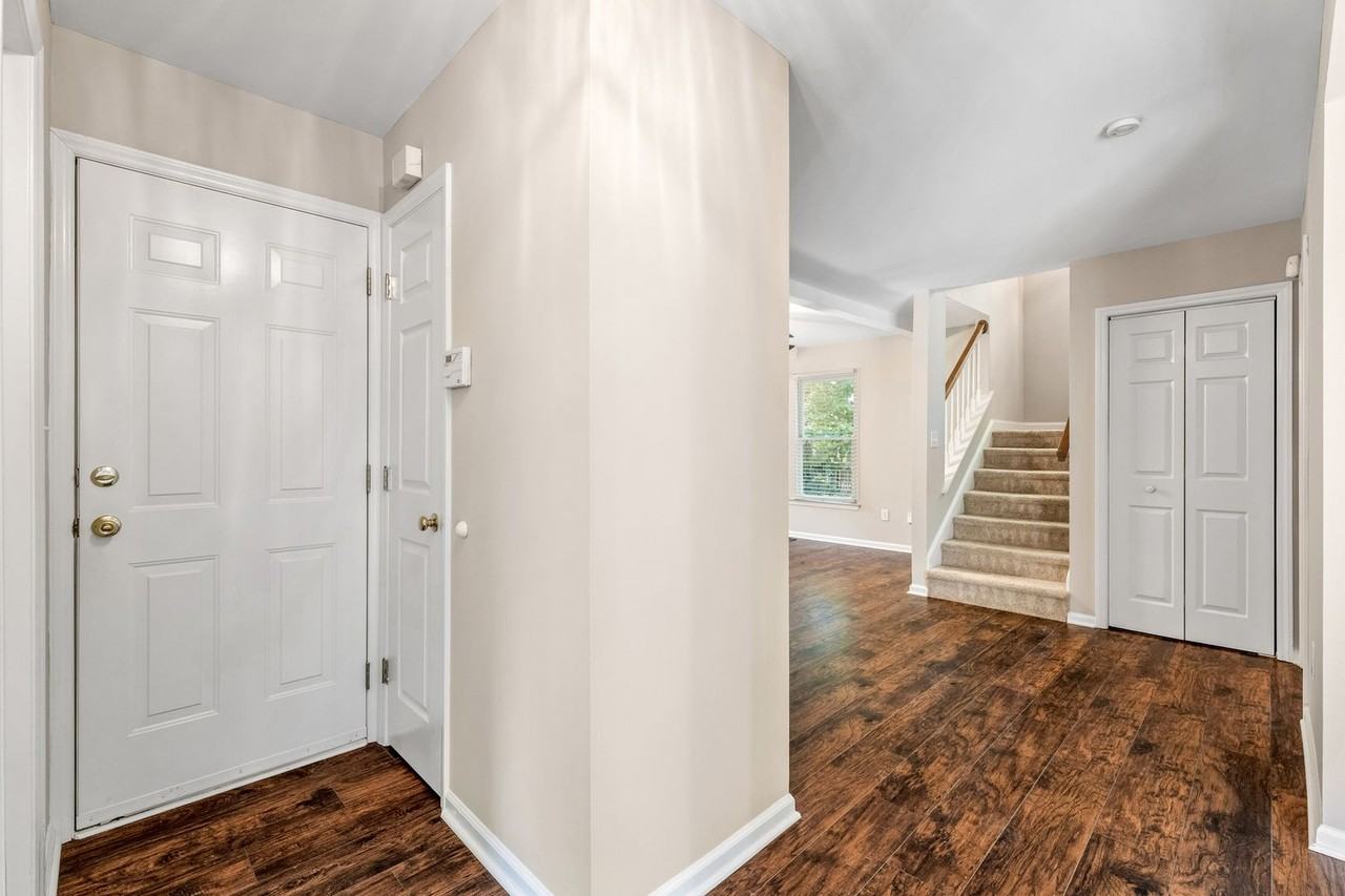 4215 King Edward Ct - Photo 3 of 50