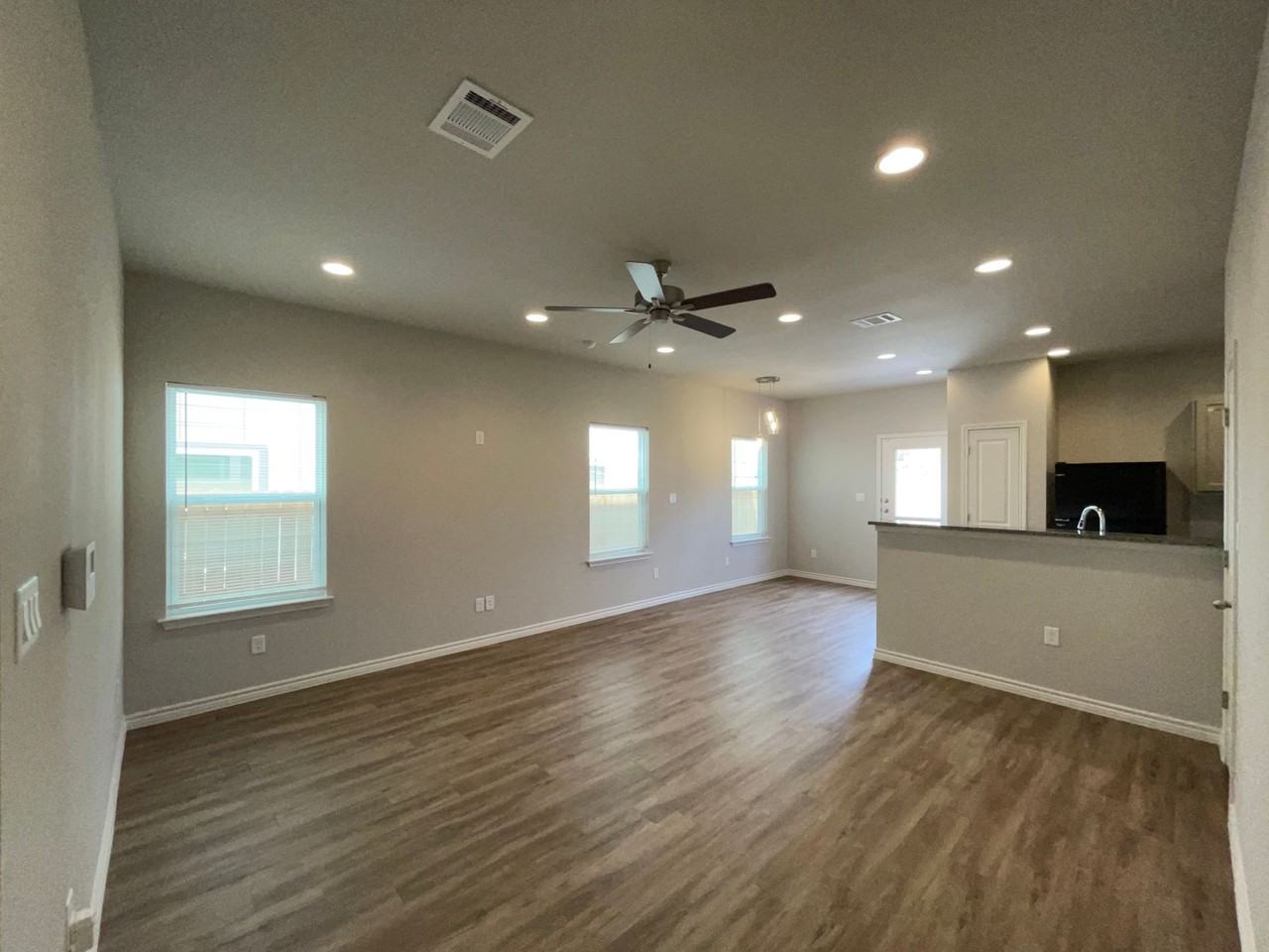 117 Peruna Dr - Photo 2 of 33