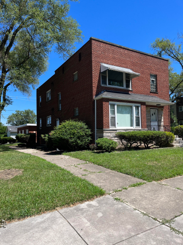 501 Emerald Ave #2 - Photo 2 of 9