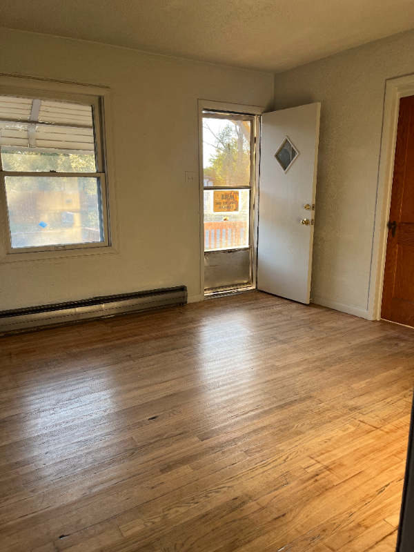 510 N Queens Ave - Photo 2 of 15