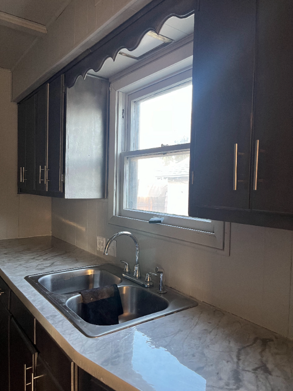 510 N Queens Ave - Photo 4 of 15