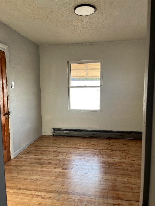 510 N Queens Ave - Photo 7 of 15