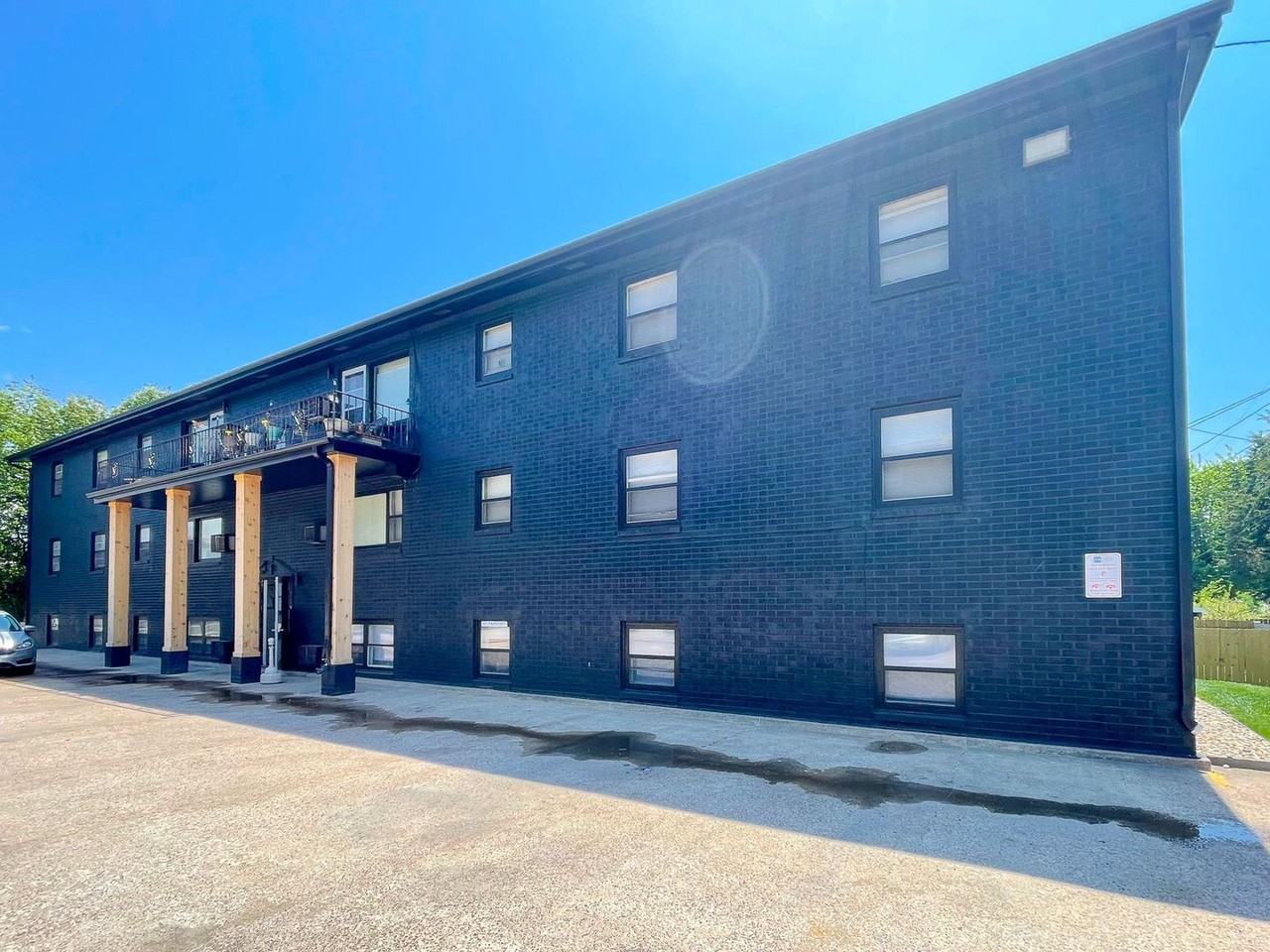 The Whitney II - Photo 2 of 14