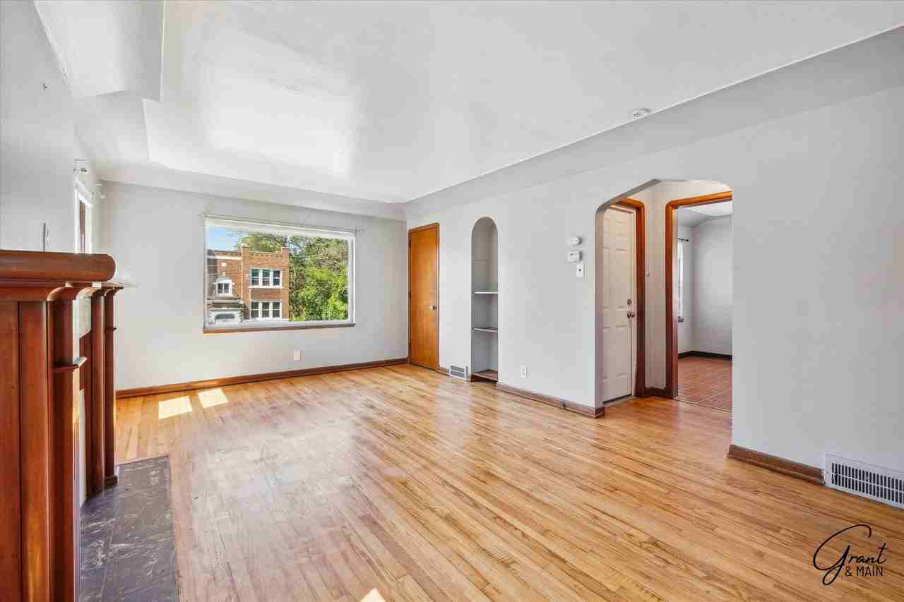 5076 Chalmers St - Photo 6 of 18