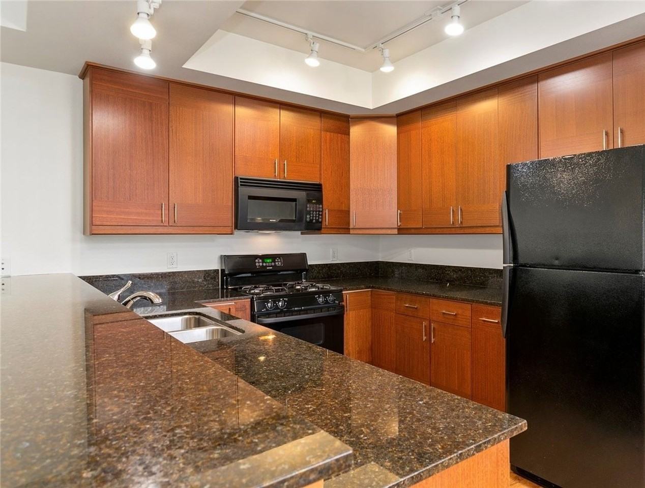 4605 Quinn Ct - Photo 7 of 32