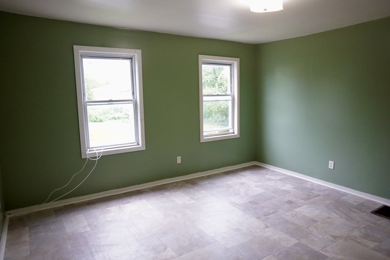 8 Evergreen St - Photo 3 of 11