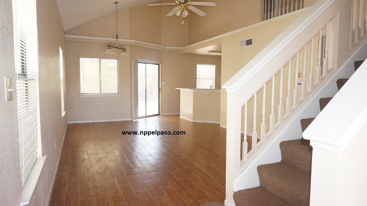 11721 Royal Banner Lane - Photo 2 of 14