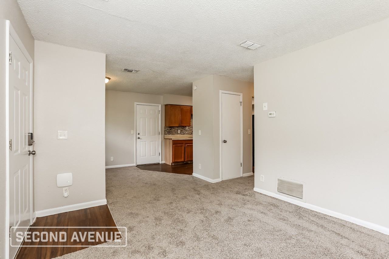 4662 Roanoke Blvd - Photo 5 of 26