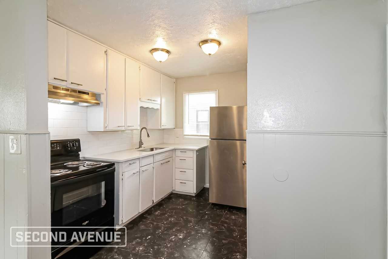 2337 Sw 50th St - Photo 4 of 20