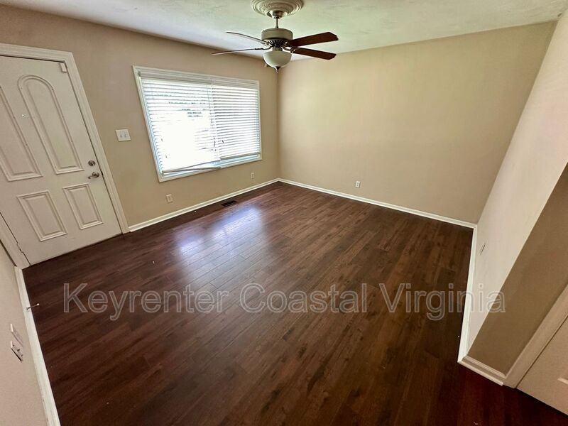 1446 Chancellor Ct - Photo 2 of 15