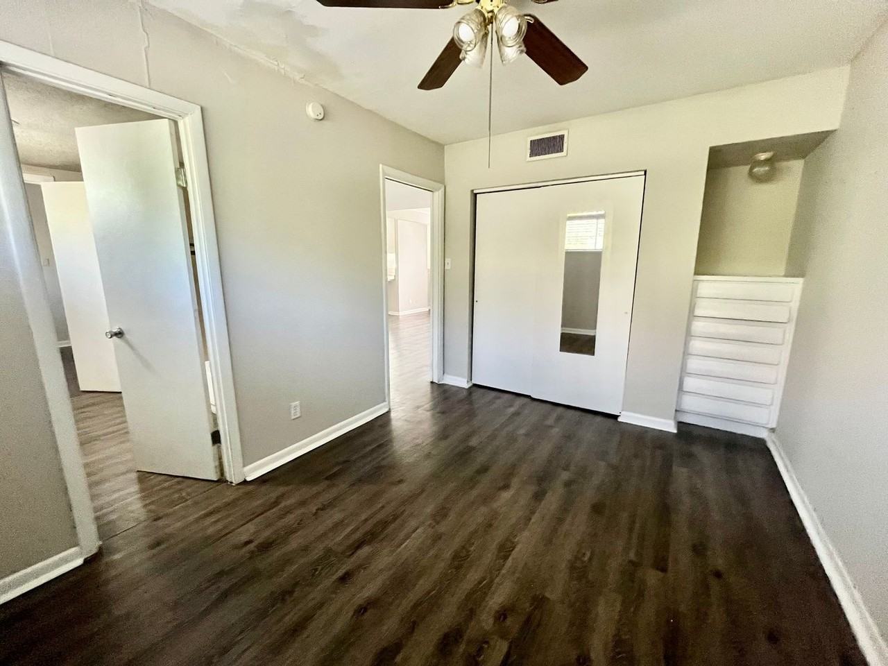 Shanti Apartments - Photo 7 of 22