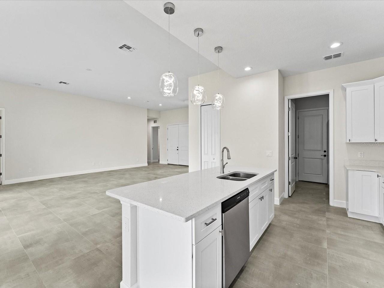 14518 Bray Rd - Photo 5 of 13