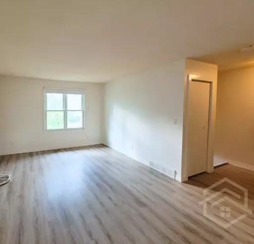 26 Tillson St #B - Photo 3 of 9