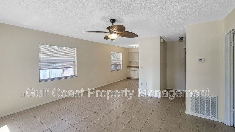 1001 25th St W - Photo 3 of 9